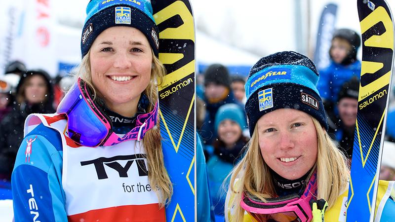 Anna Holmlund och Sandra Näslund under världscupen i Idre 2016.
