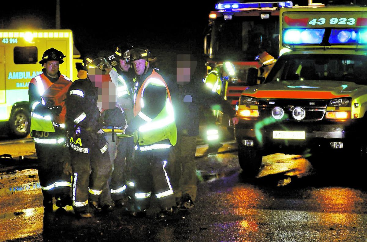 till sjukhus i natt Olyckan inträffade på väg 70 norr om Leksand, en väg som varit hårt olycksdrabbad.