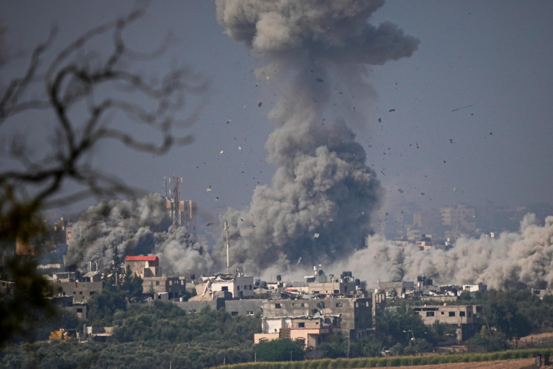 Ett israeliskt flyganfall mot Gazaremsan.
