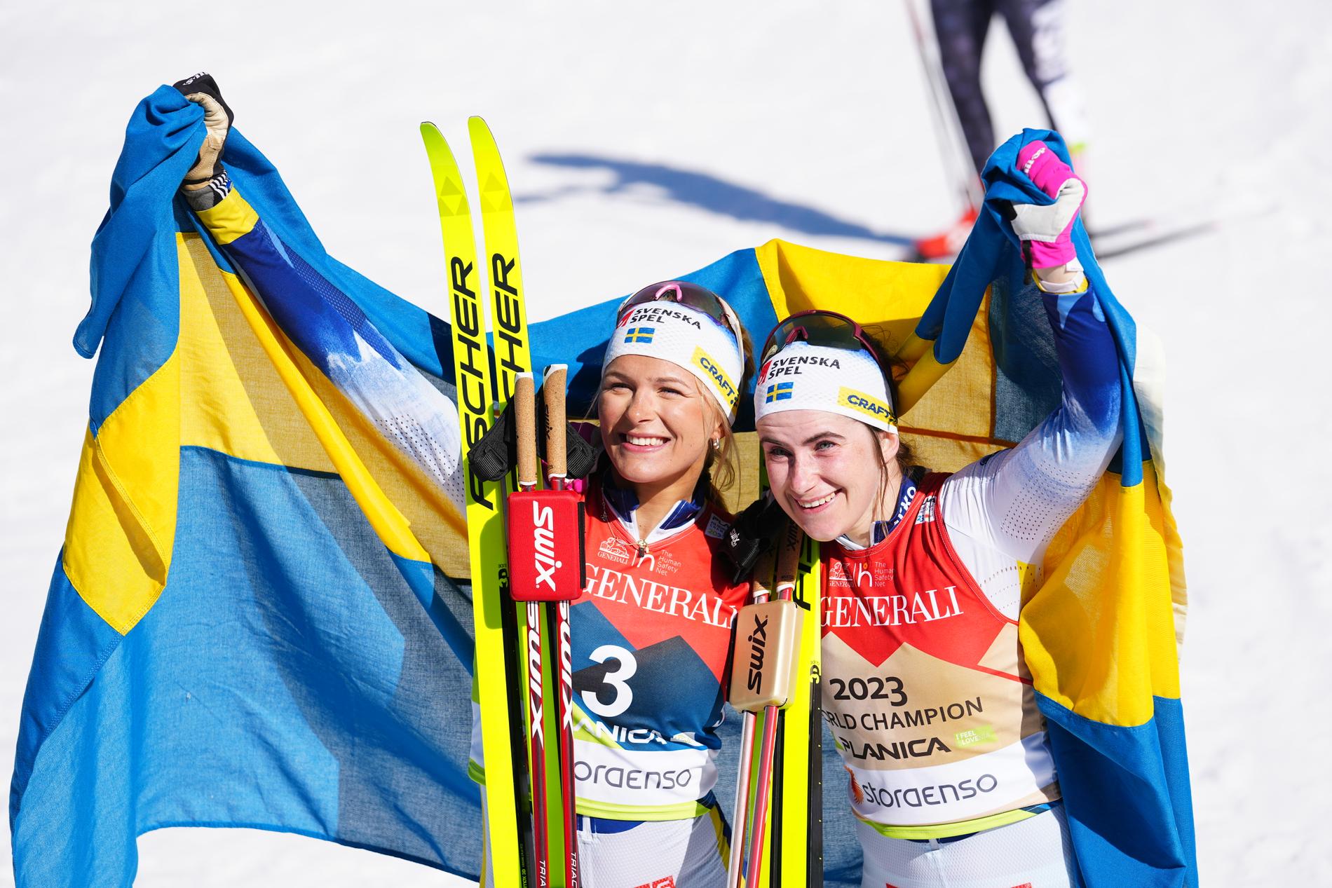Frida Karlsson och Ebba Andersson efter tremilen.