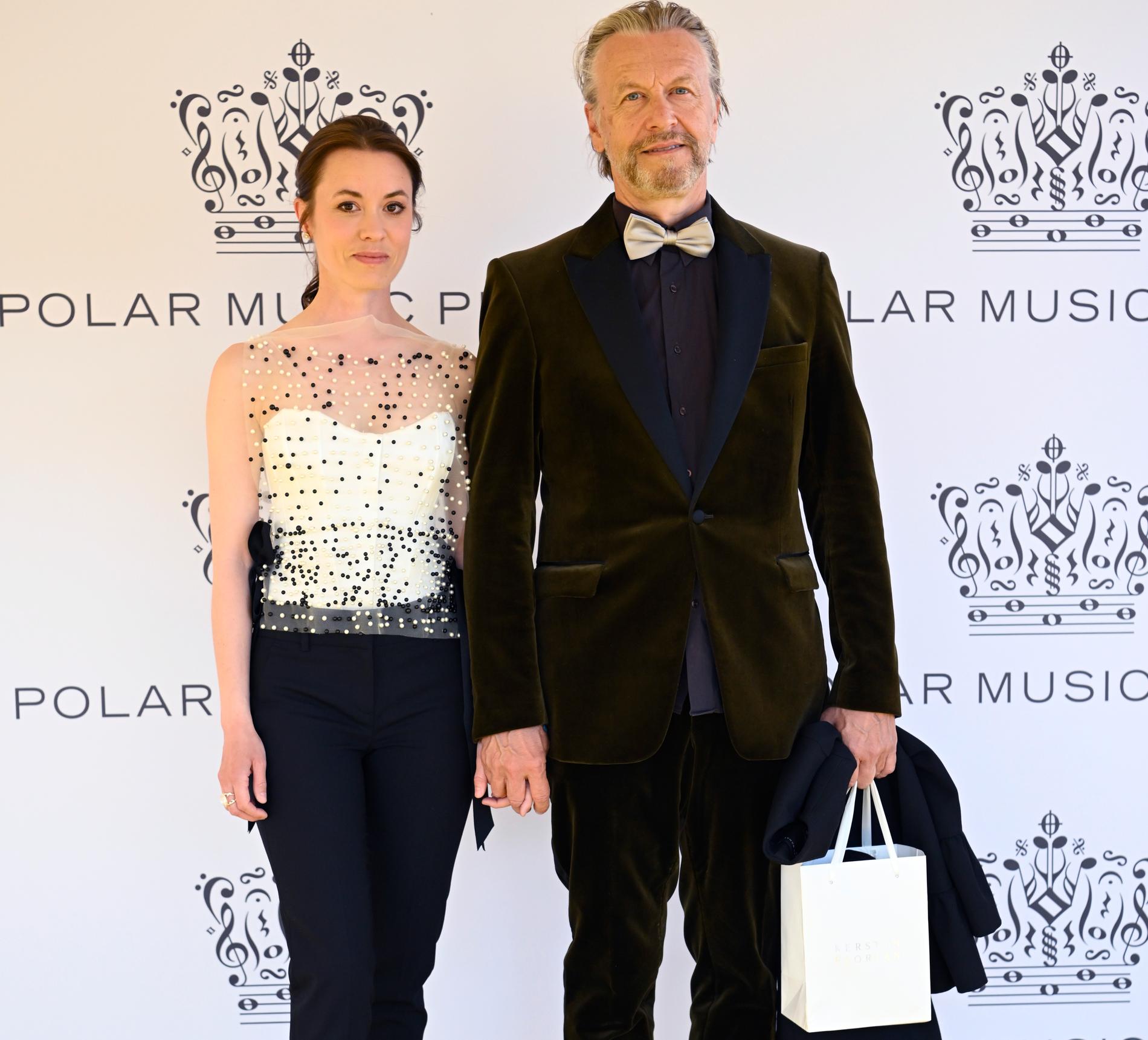 Julia Billgren och Ernst Billgren anländer till Polarpriset 2022.