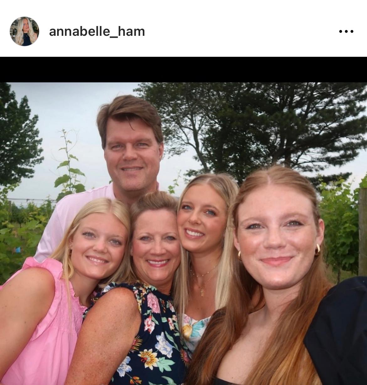 Annabelles familj berättar på Instagram om sorgen. 