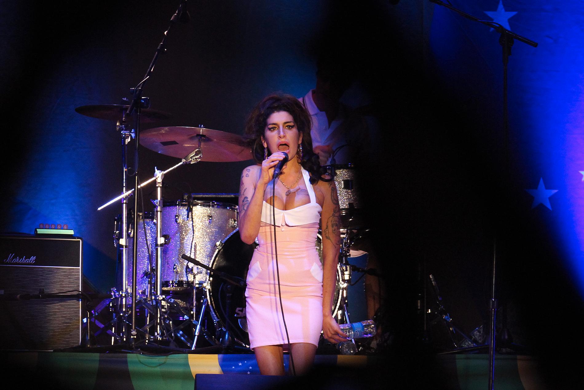 Amy Winehouse sjunger i Florianopolis, Brasilien 2011.