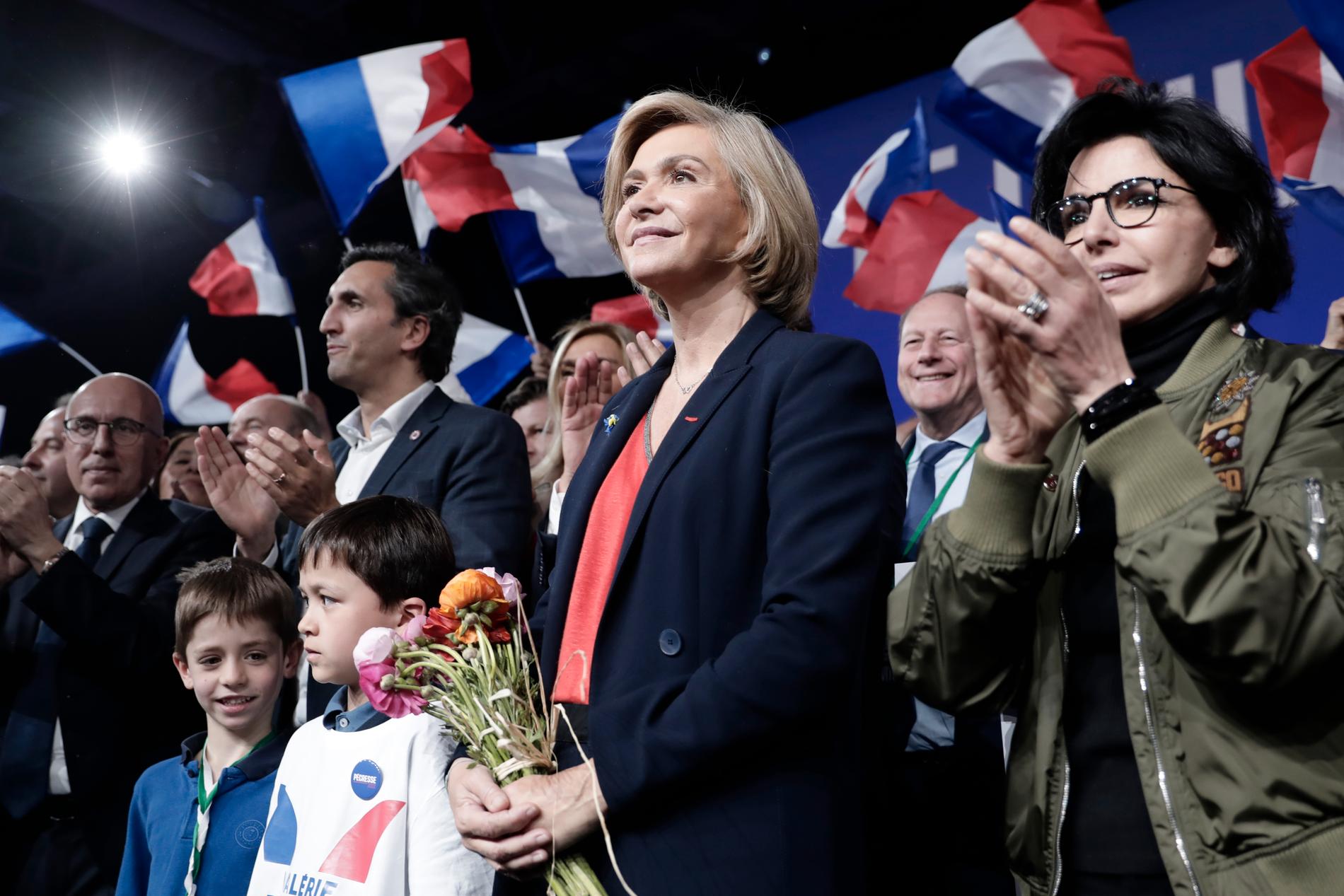 Den franska högerns presidentkandidat Valérie Pécresse efter ett valmöte i söndags. LR-kandidaten har haft en tuff kampanj och stadigt tappat i mätningarna.