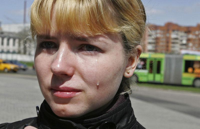 tvångsförflyttas Kasja Markouskaja har precis fått veta att hon måste flytta till en stad nära Tjernobyl för att arbeta i två år.