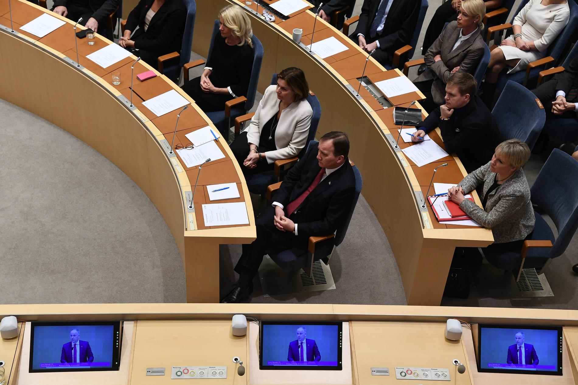 Klockan 9.00 röstar riksdagen om Stefan Löfven som statsminister.