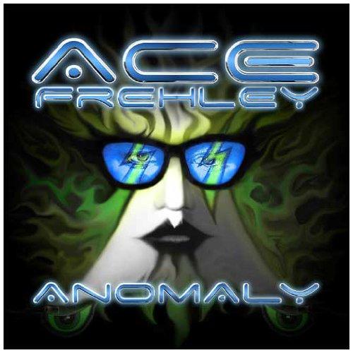 Ace Frehley - Anomaly 2009 kom detta soloalbum från den före detta Kiss-medlemmen. obehagligt formspråk. Ett slags pottputteri av 80- och 90-tal. Fråga: Vad är egentligen grejen med det ihoptryckta ansiktet?