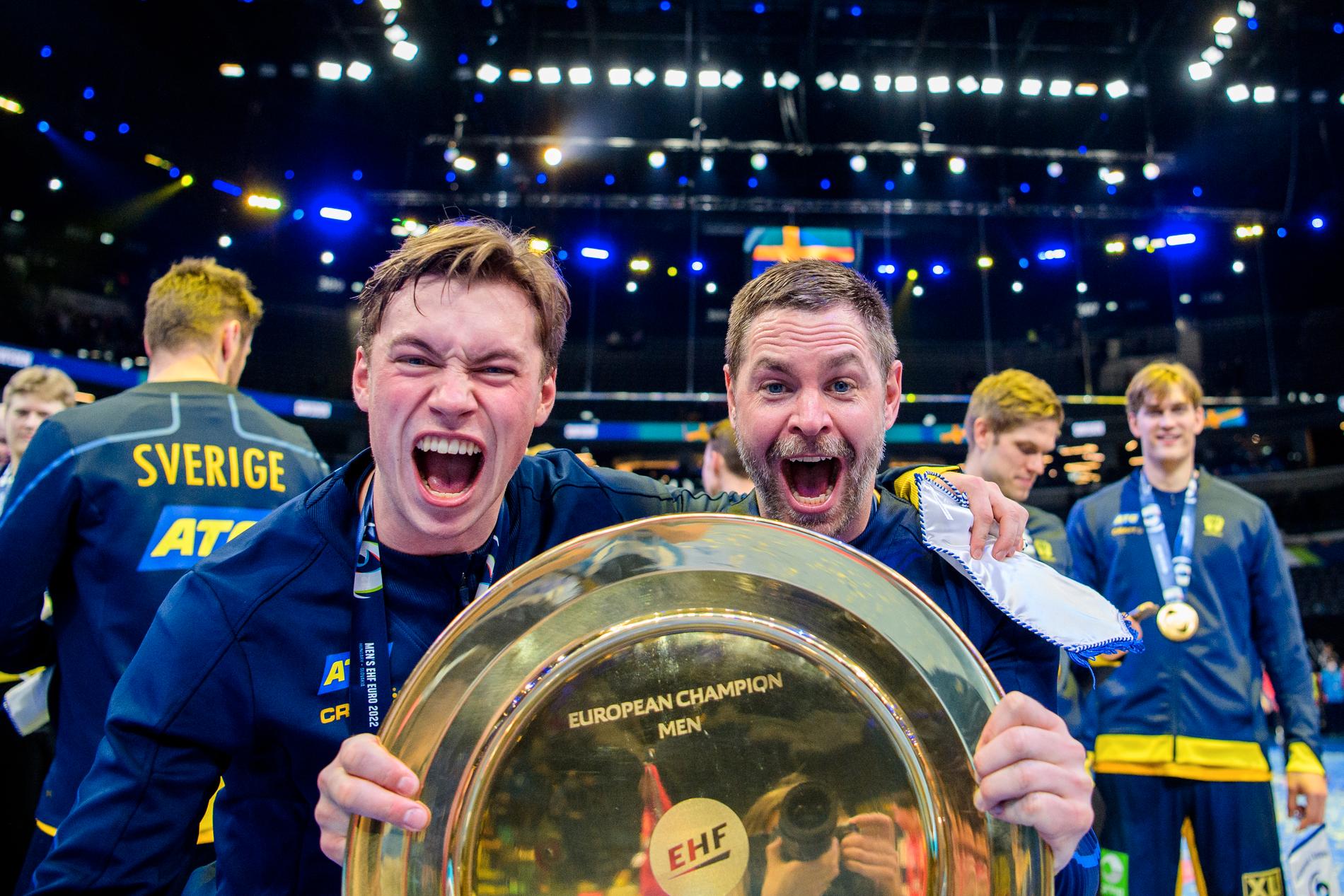 Valter Chrintz och Andreas Palicka efter EM-guldet 2022.