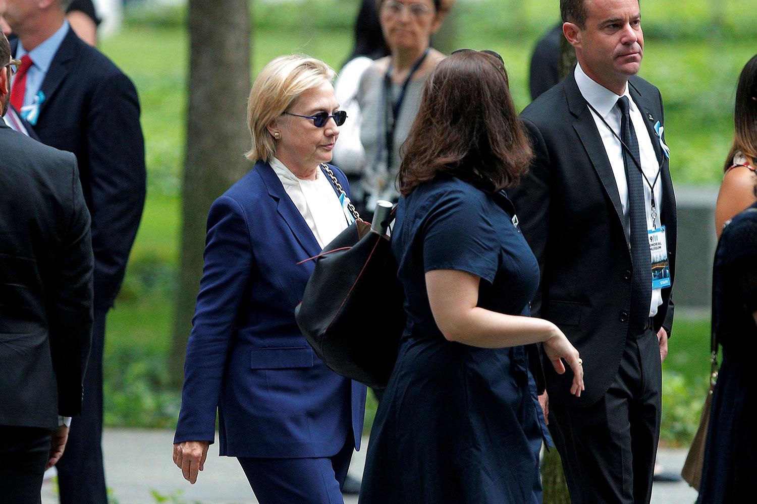 Hillary Clinton under ceremonin för att minnas 11 septembers offer.