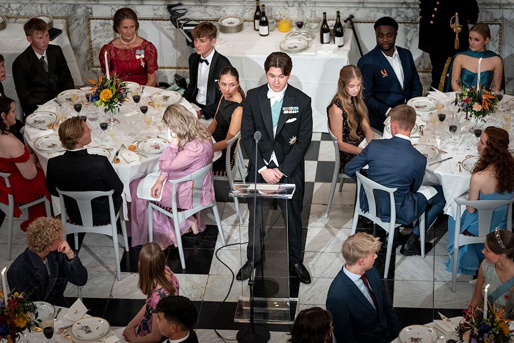 Prins Christian höll ett tal till alla middagsgäster där han tackade drottningen och sin familj för allt stöd genom åren. 