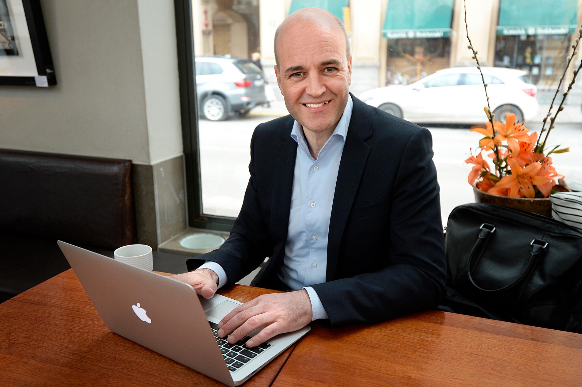 Aftonbladet fick en exklusiv intervju med Reinfeldt på ett kafé i Kungsträdgården i Stockholm.
