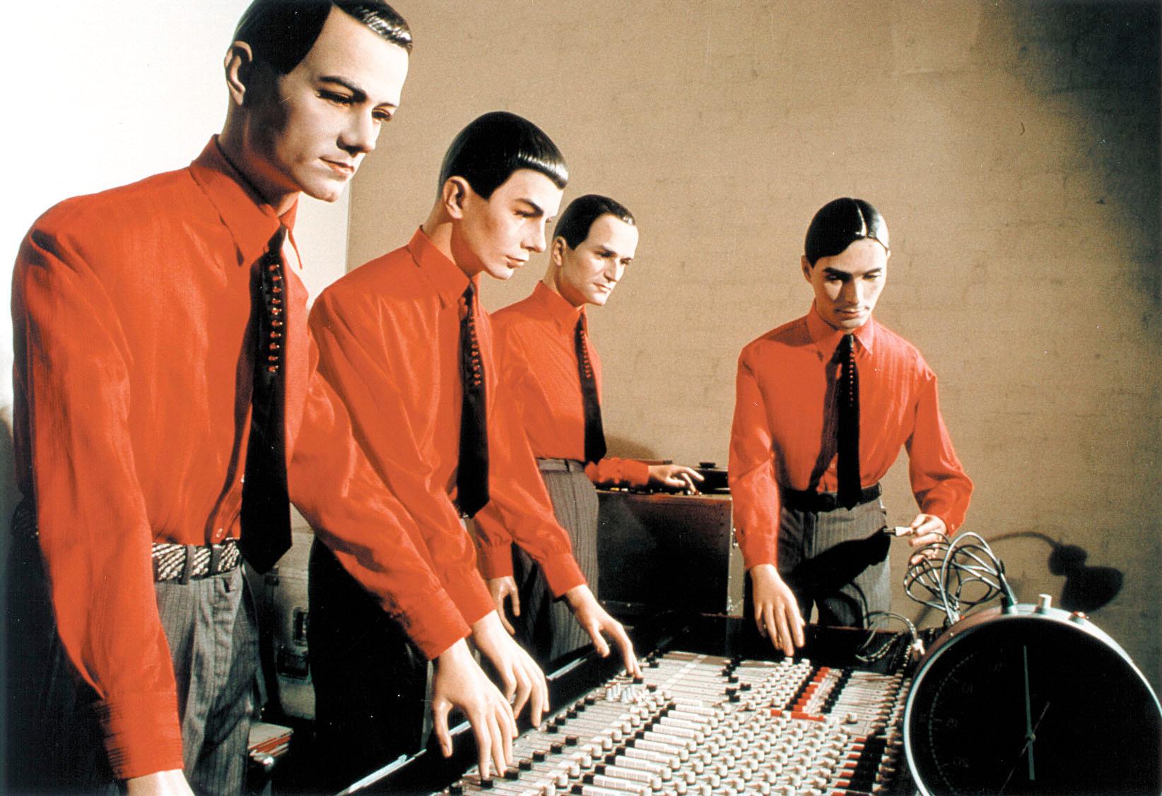 Kraftwerks dockor, cirka 1978. Florian Schneiders docka är nummer två från höger.