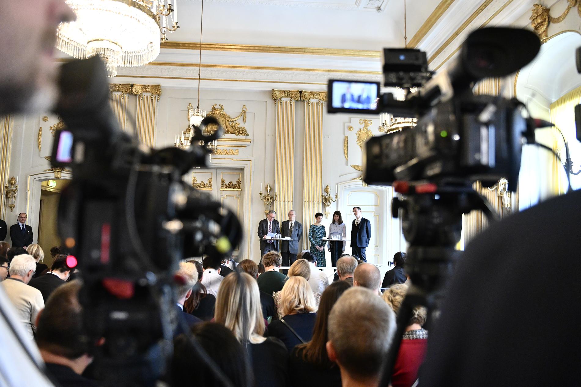 2019 presenterades två Nobelpristagare, Peter Handke och Olga Tokarczuk, av två ordinarie ledamöter – Anders Olsson och Per Wästberg – och av tre externa sakkunniga – Rebecka Kärde, Mikaela Blomqvist och Henrik Petersen.