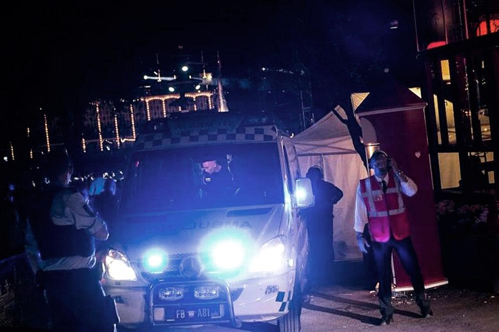 Enligt danska polisen kom en ambulans fort till Tivoli men mannens liv kunde ändå inte räddas.