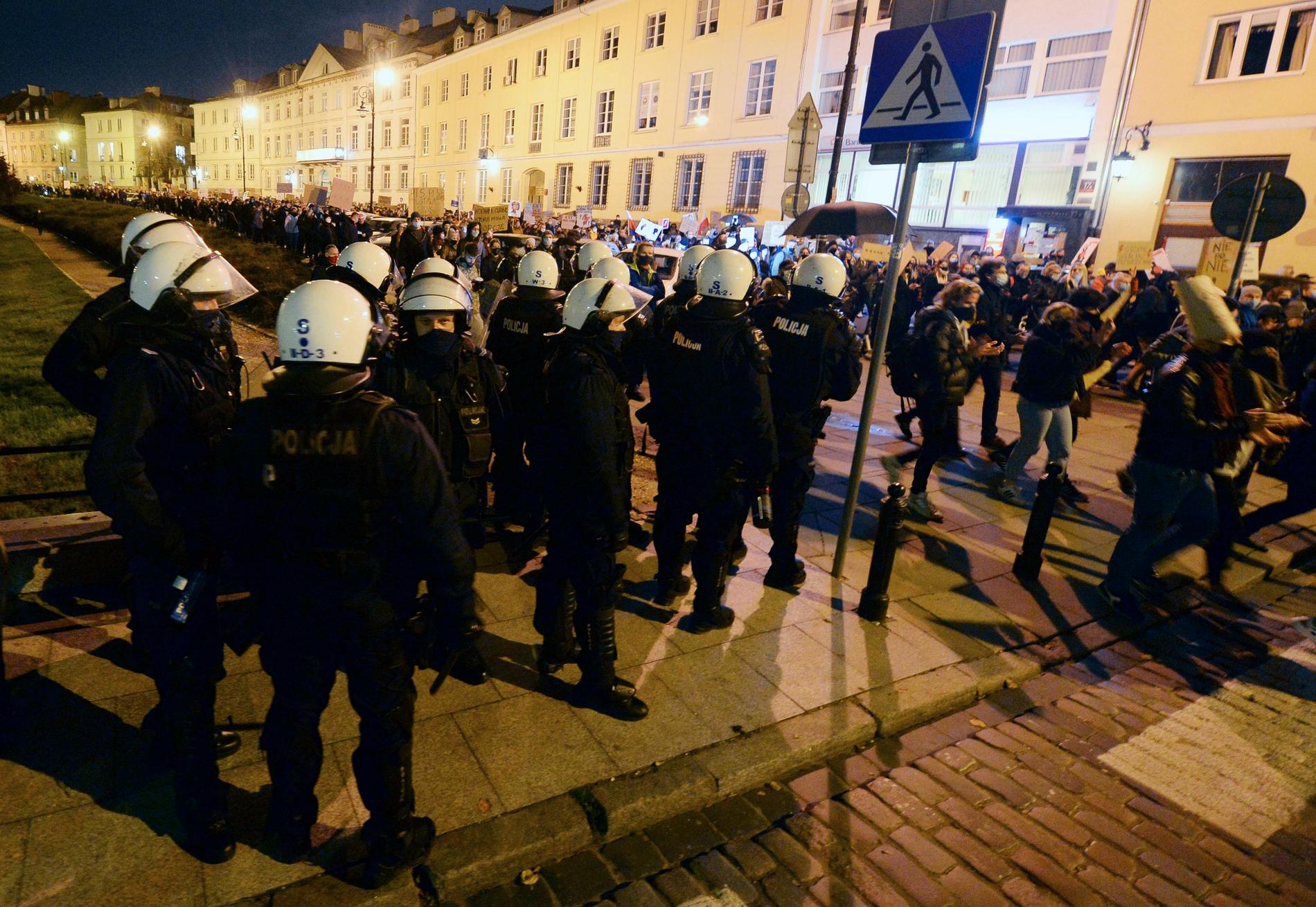 Massdemonstrationen i Warszawa hölls under sträng polisbevakning.