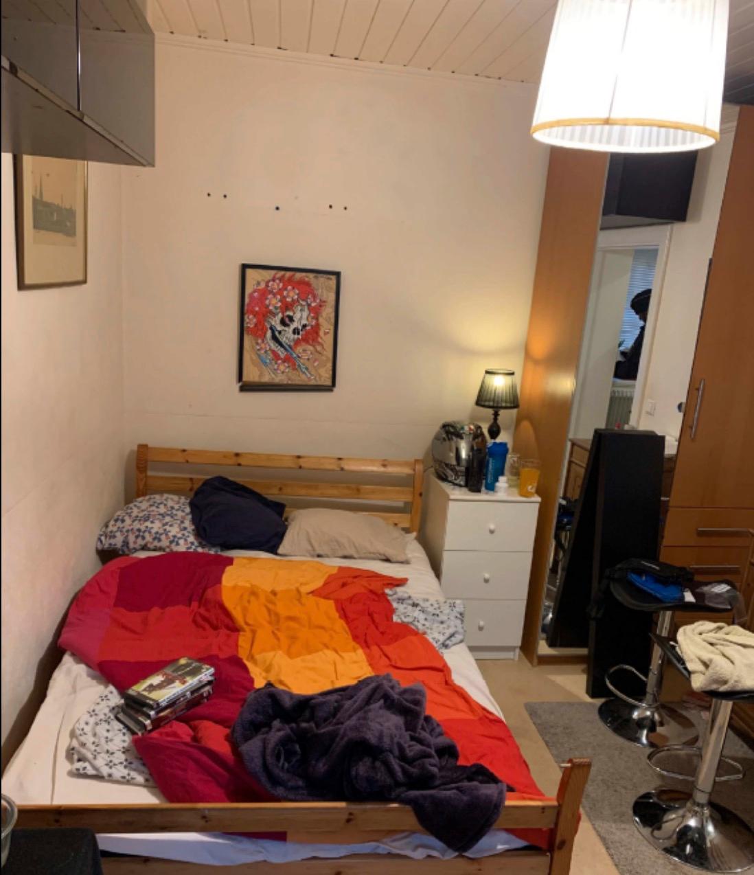 Bild från mannens sovrum.