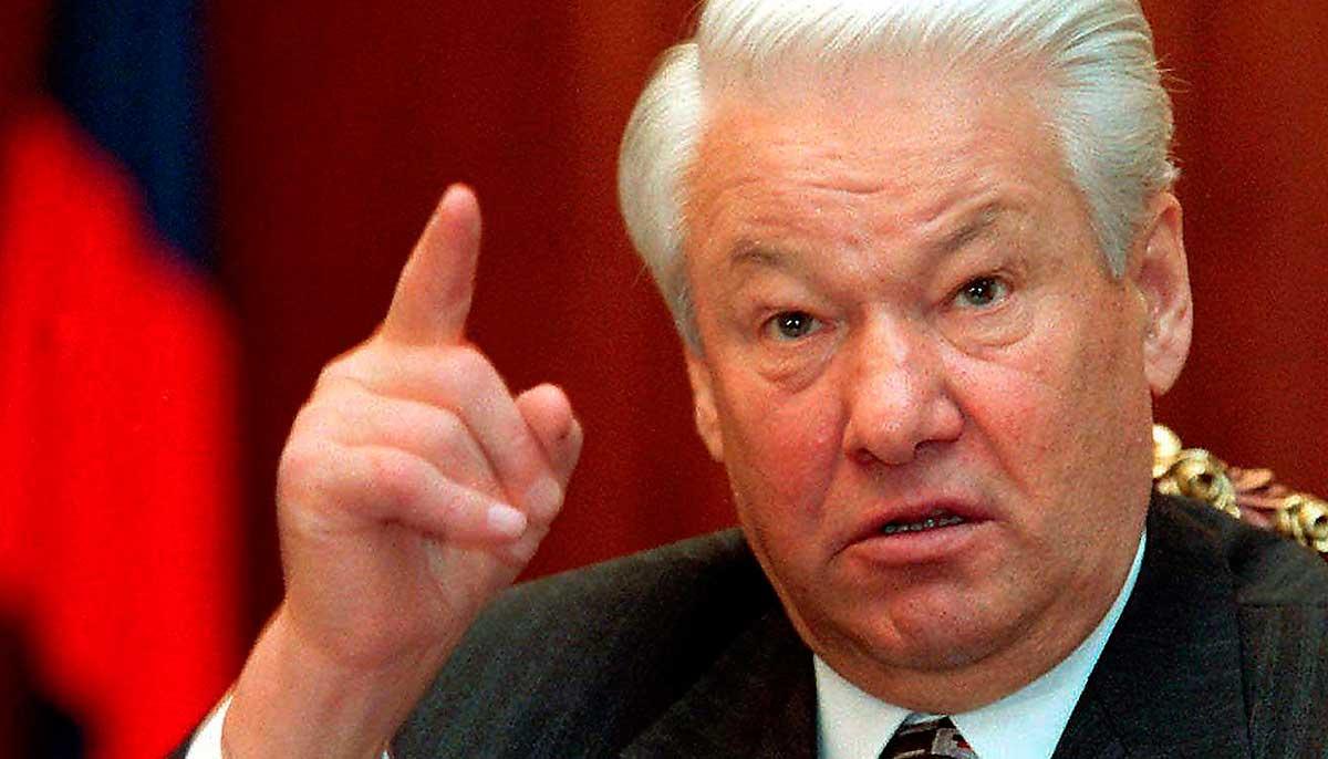 Boris Jeltsins ekonomiska chockterapi gjorde oligarkerna stormrika och skapade massfattigdom i Ryssland. Enligt forskare ledde privatiseringsvågen till fyra miljoner extra dödsfall.
