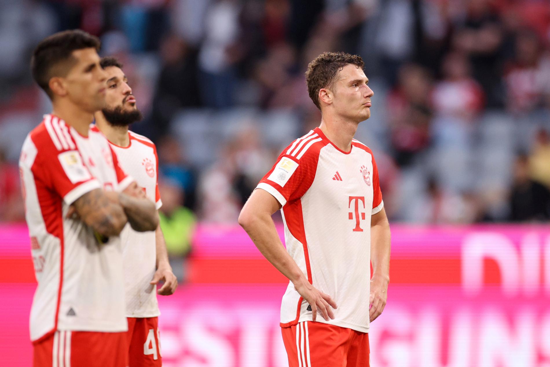 Bayern-spelarna deppar efter förlusten.