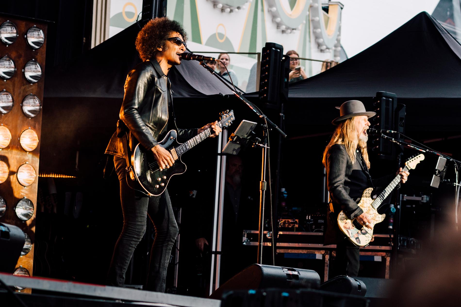 Alice in Chains – på håll. På grund av strikta fotorestriktioner kunde Aftonbladet inte fotografera konserten.