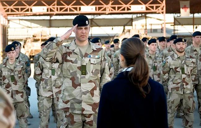 Kungligt besök Victoria träffar de svenska soldaterna i Afghanistan.