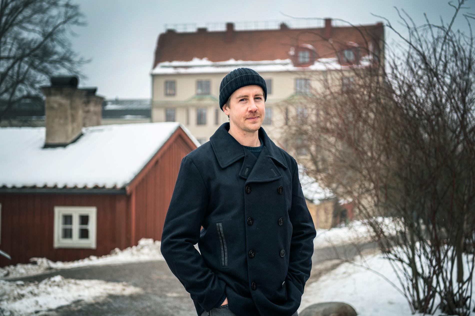 Pål Sverre Hagen är tillbaka som finansmannen William i NRK-serien "Exit".
