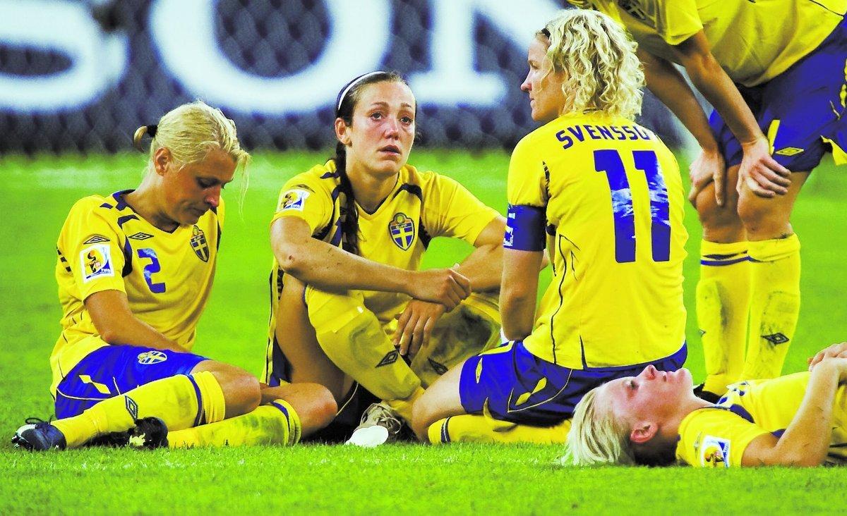 På väg mot revansch De svenska damerna har lämnat fiaskot i VM i fjol bakom sig och siktar högt i OS. Målet är medalj – visionen är guld.