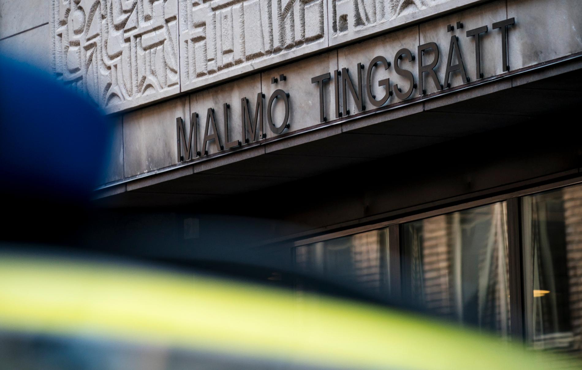 En man döms för att ha hotat, låst in och våldtagit en kvinna i Malmö. Arkivbild.