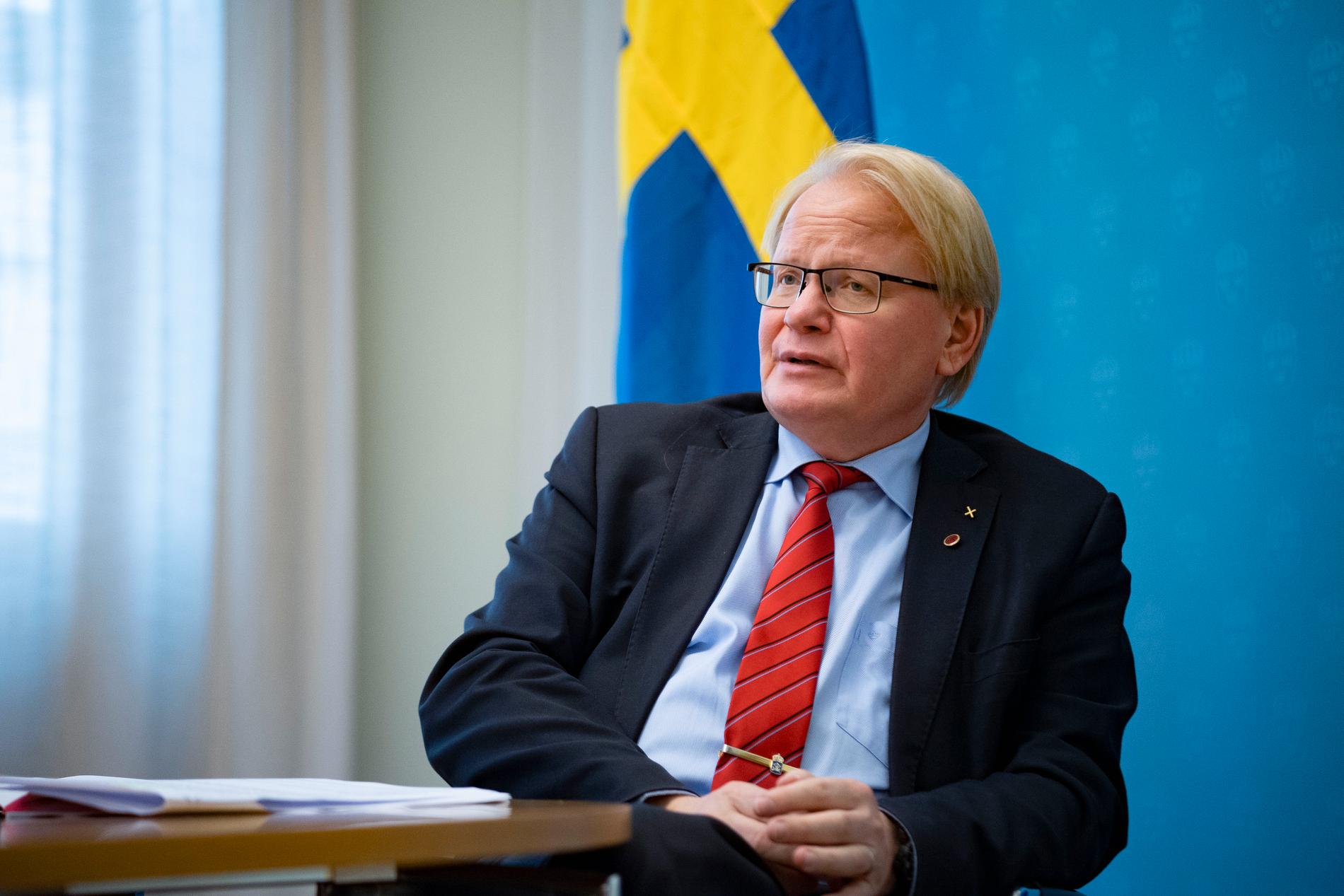 Försvarsminister Peter Hultqvist deltog i går i ett möte med de andra JEF-länderna.