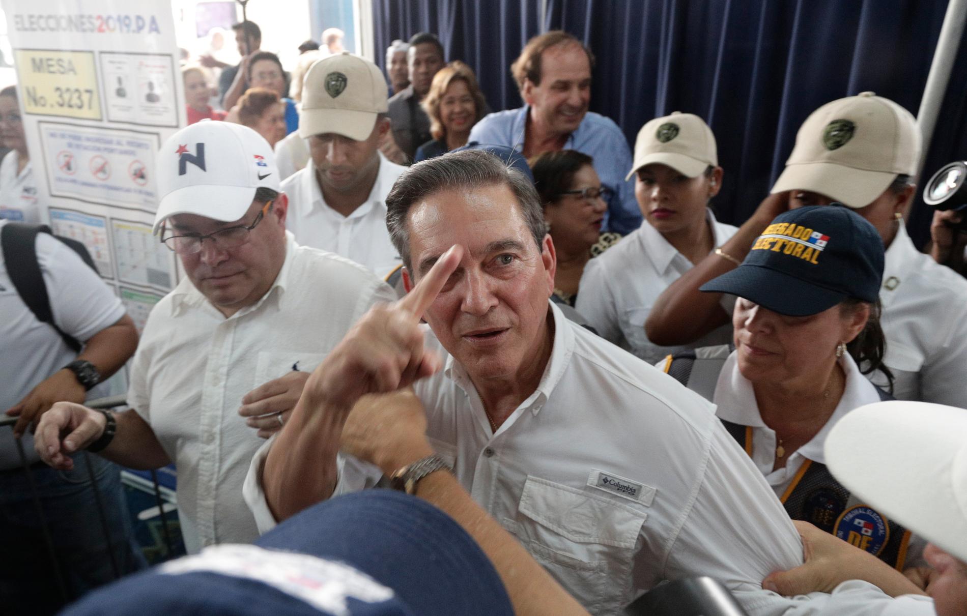 Laurentino "Nito" Cortizo har segrat i Panamas presidentval enligt preliminära siffror från landets valkommission. Här en bild från en vallokal i huvudstaden på söndagen.