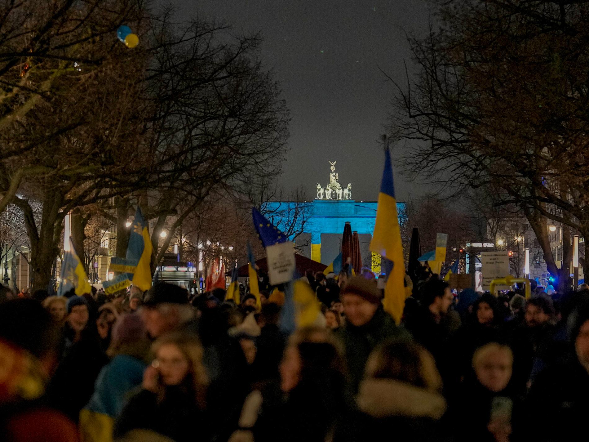 Berlinare demonstrerar för fredsförhandlingar
