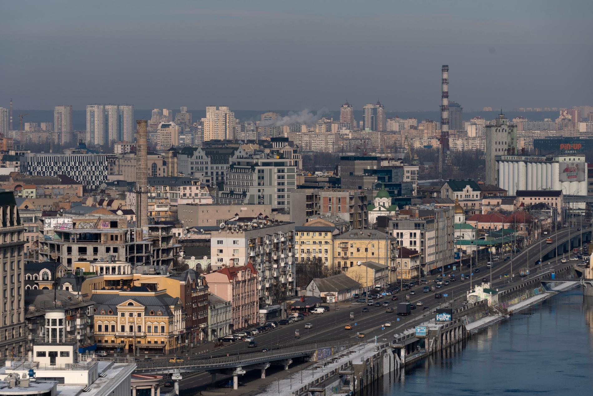 Ur fågelperspektiv ser Kiev relativt oberört ut. Och Ukraina satsar hårt på att samhällstjänster ska fungera trots ständiga robot- och drönarattacker. Bild från den 10 februari i år.