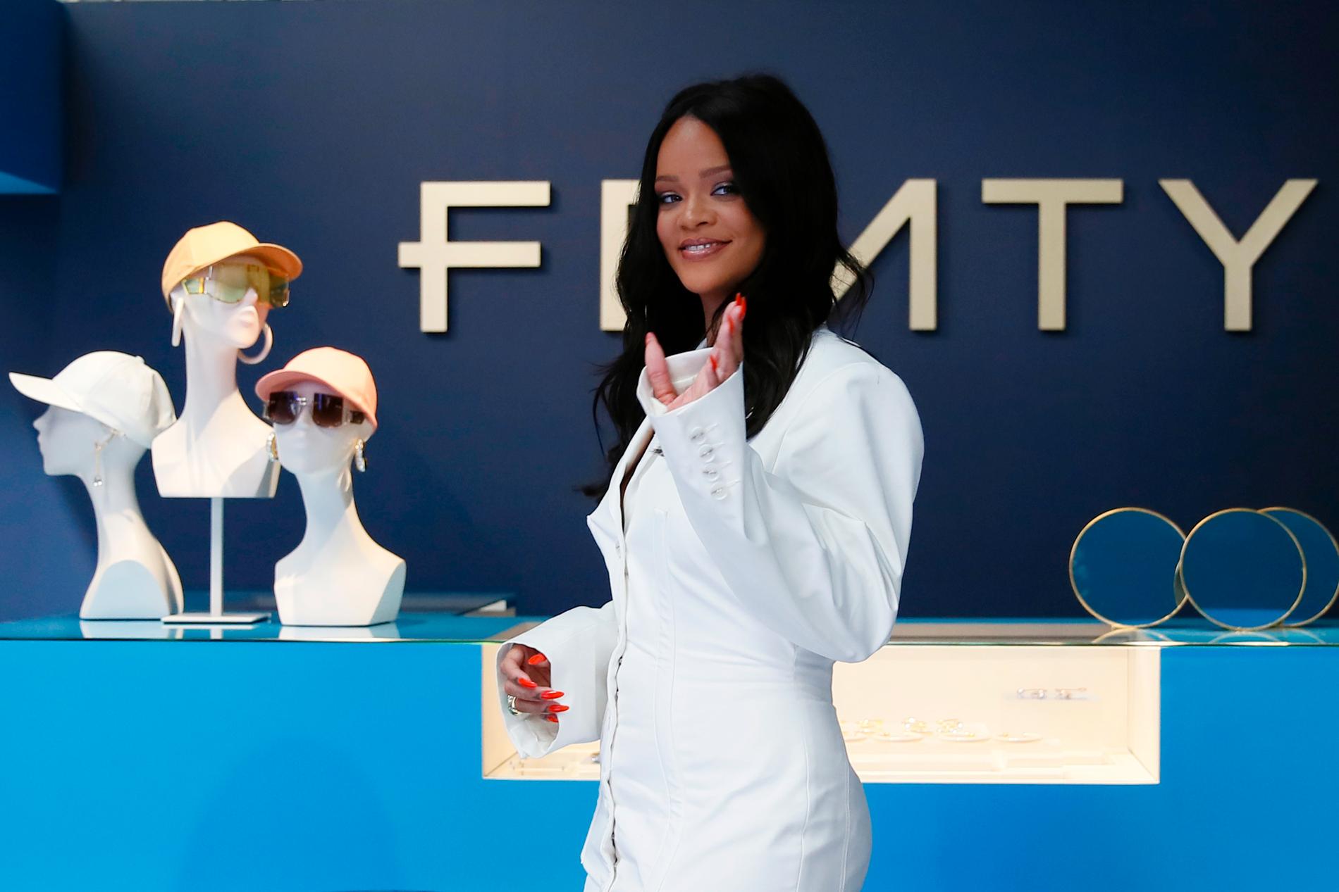 Rihanna presenterar sin första kollektion för sitt egna modehus Fenty i slutet av maj.