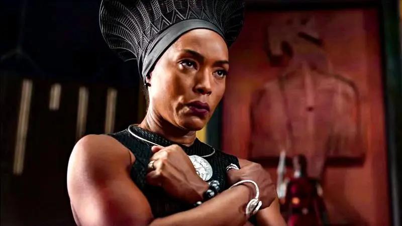 Angela Bassett i ”Black Panther: Wakanda forever”.