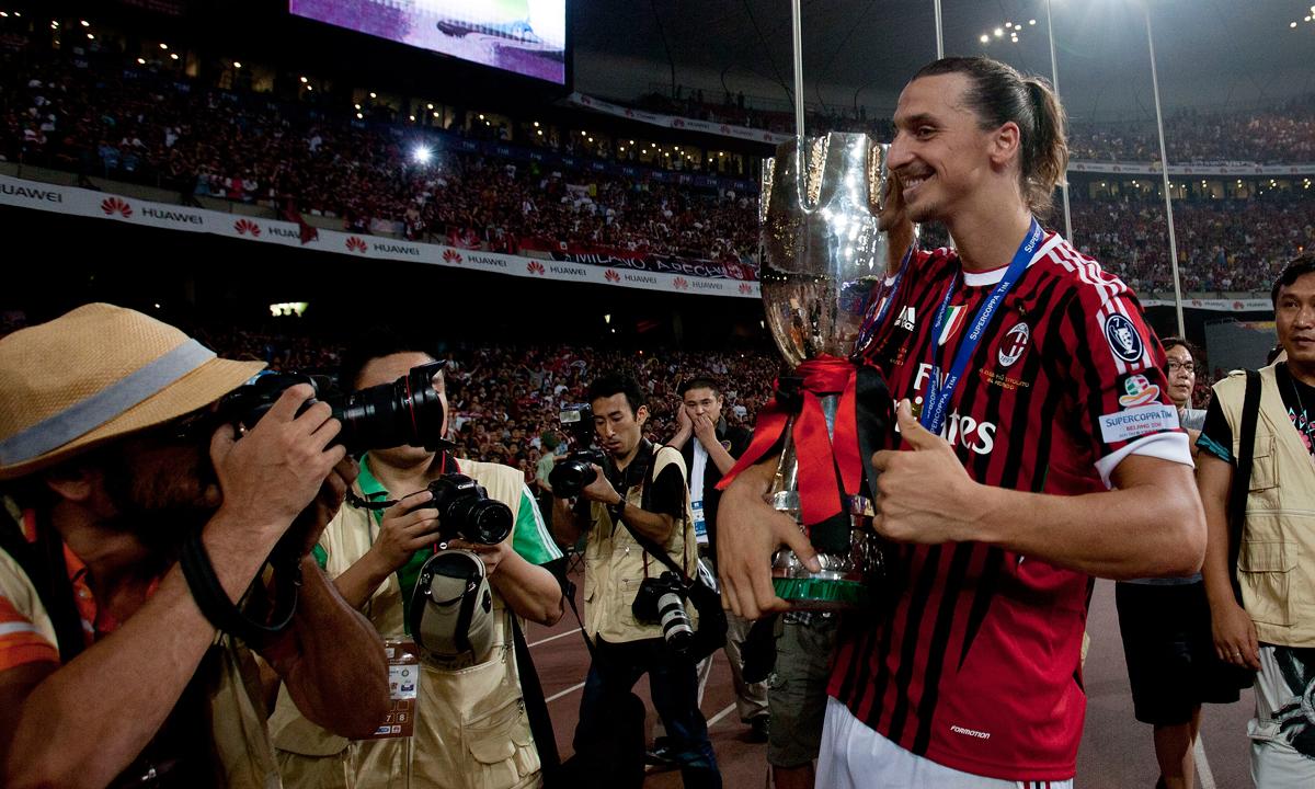 Inför säsongen 2011/12 skaffade Zlatan en ny look i form av en hästsvans. Och direkt förde han sitt Milan till ännu en titel – den här gången supercupen mot Serie A-rivalen Inter.