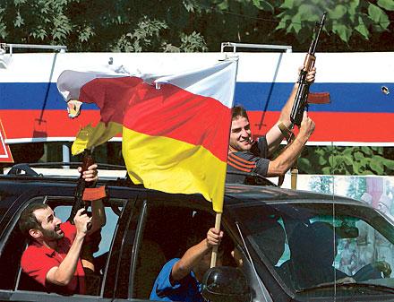 Brutit sig loss I går firade invånare i Sydossetiens huvudstad Tskhinvali att Ryssland erkänt deras lands självständighet.