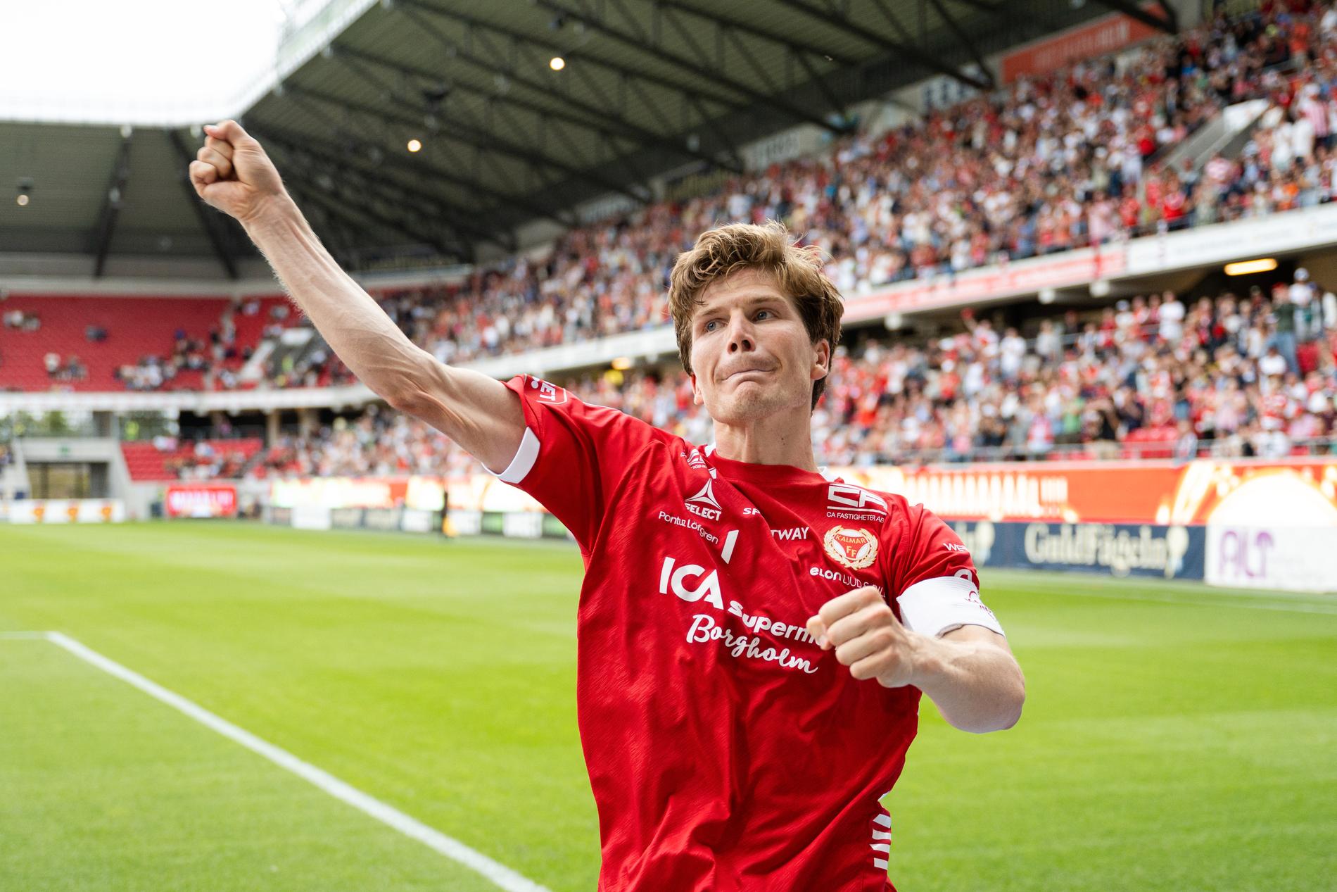 Oliver Berg jublar efter sitt mål mot Elfsborg. 