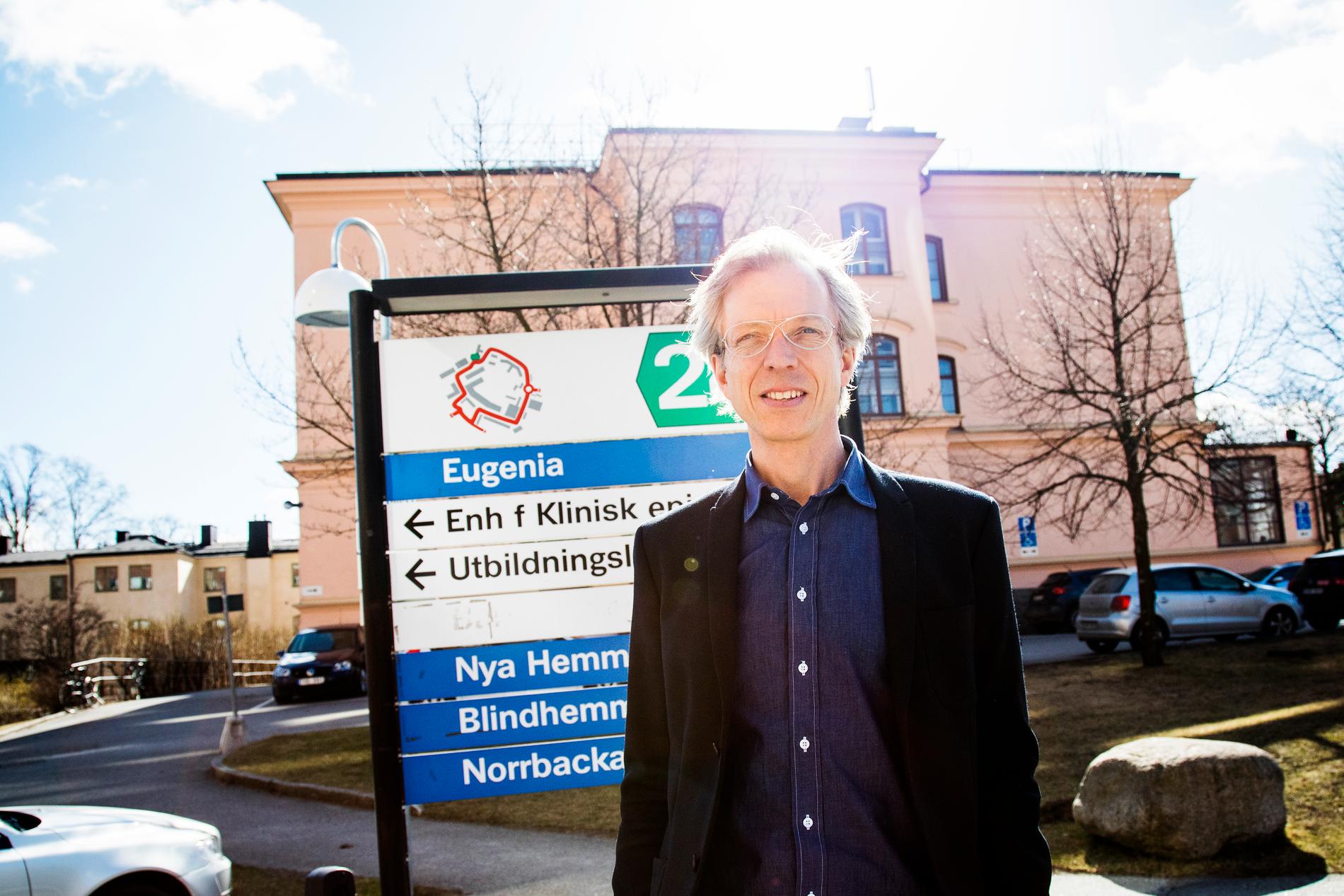 Olof Stephansson, förlossningsöverläkare och docent, vid sin arbetsplats på Karolinska universitetssjukhuset i Solna.