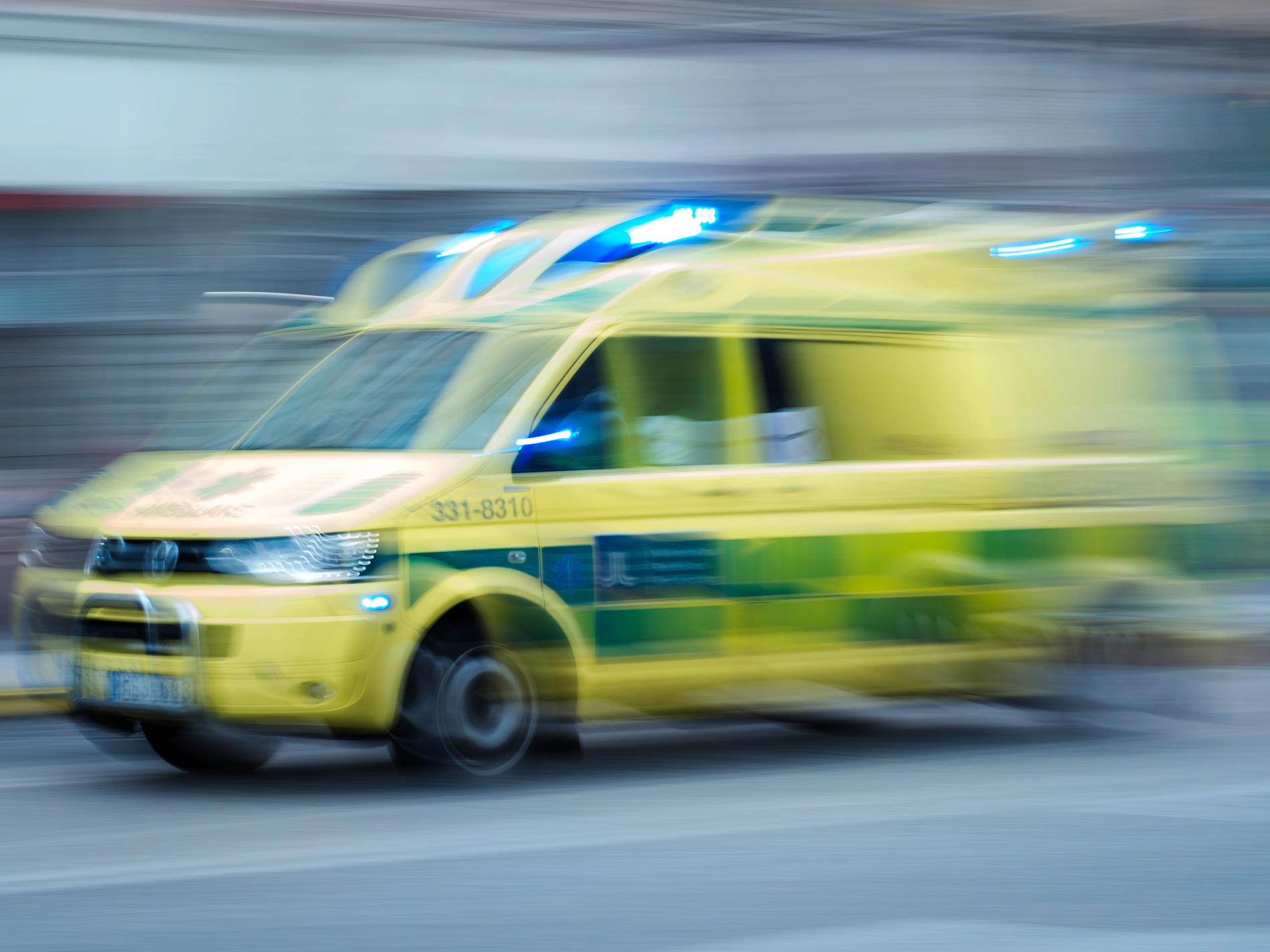 Bluffen: Lurade sig med på ambulansutryckningar