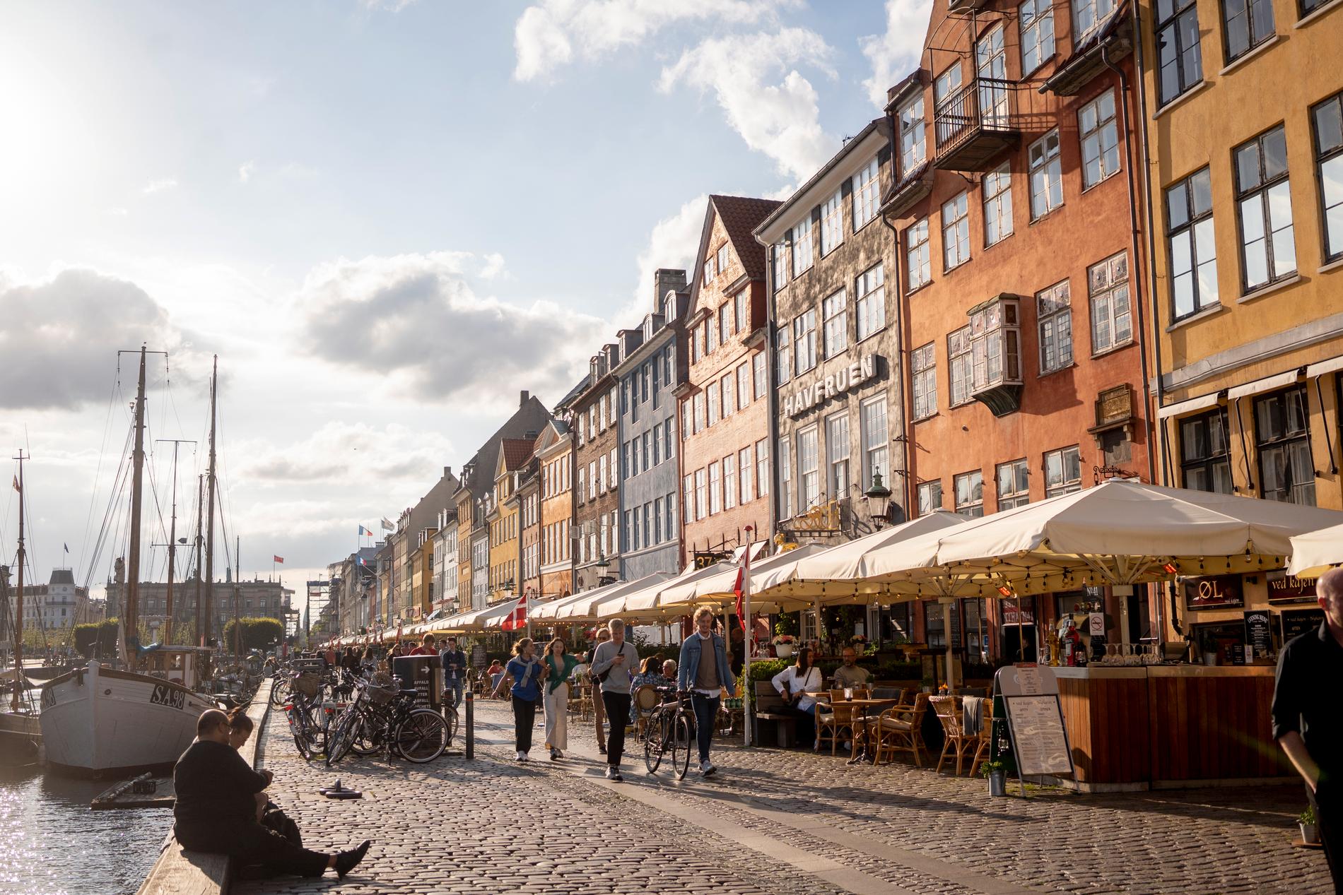 Tyskland klassar nya regioner i elva europeiska länder som högriskzoner. Bland annat listas huvudstadsregionen i Danmark. På bilden Nyhavn i Köpenhamn. Arkivbild.