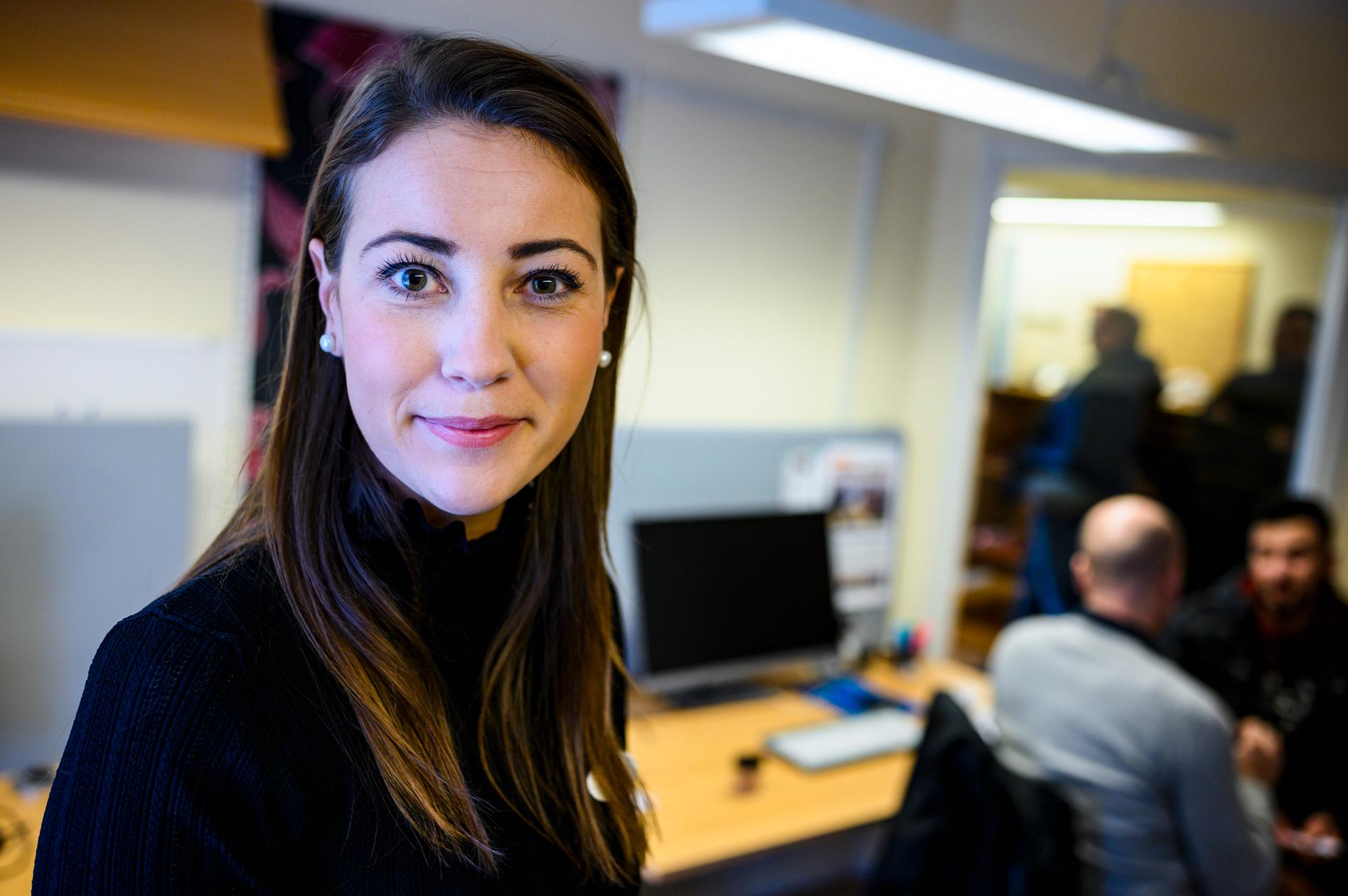 Jennie Johansson från bemanningsföretaget Wikan Personal i Kristianstad letar efter svetsare och montörer i Östra Göinge.