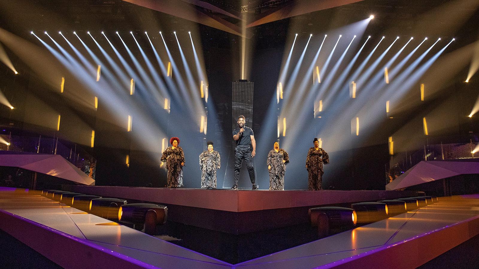 John Lundviks första rep i Eurovision-arenan i Tel Aviv.