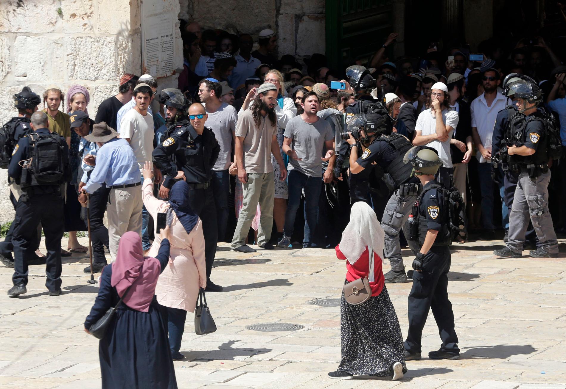 Irritation mellan muslimer och judar i Jerusalem i söndags. Arkivbild.