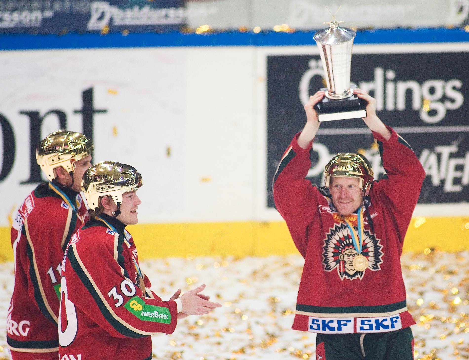 Lockout-säsongen 2004-05 kom Alfredsson hem till Frölunda – och vann SM-guld.