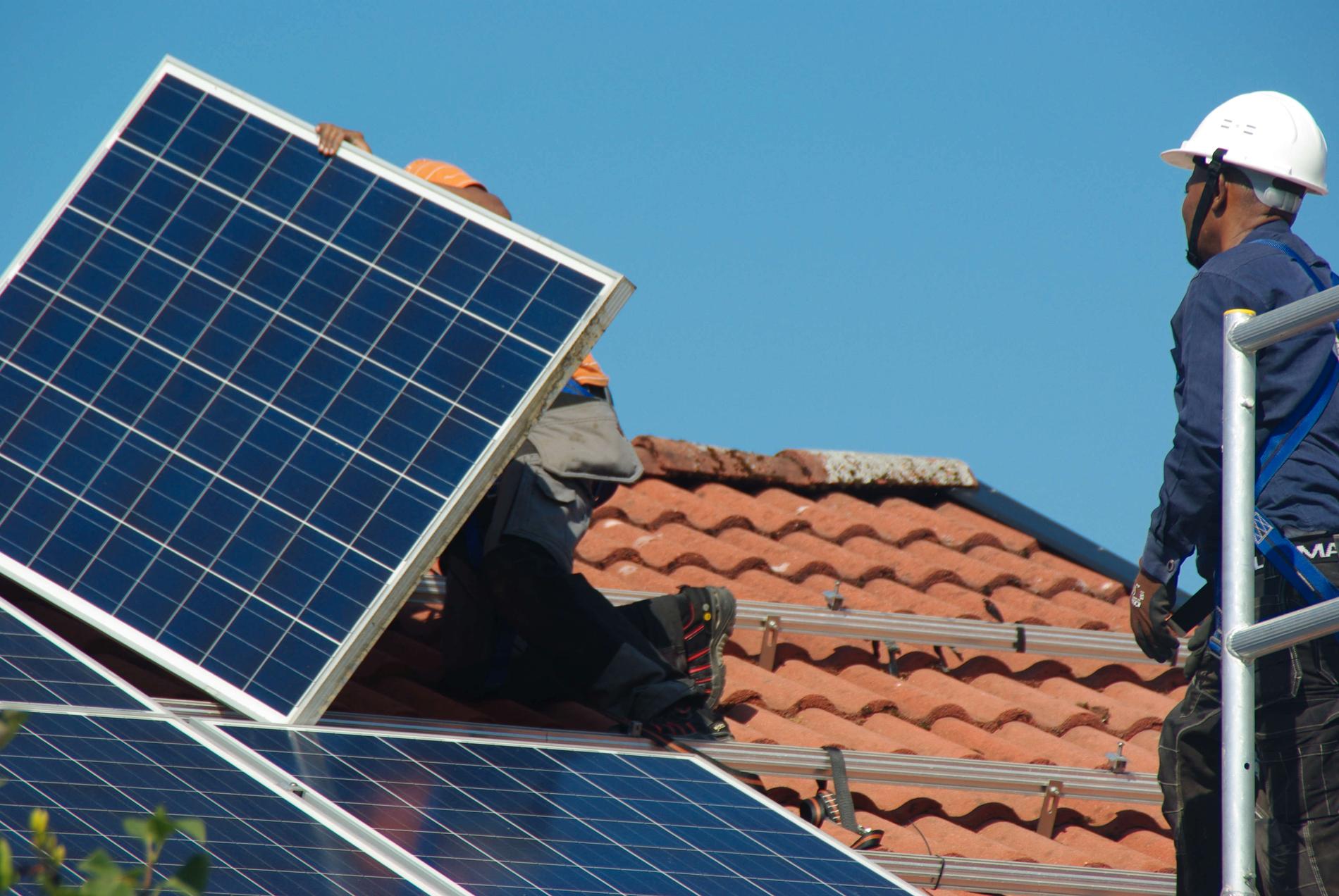 ”Vi har kunnat producera mycket energi med hjälp av solpanelerna. Nästan motsvarande en årsförbrukning”, säger Örjan Simonson. 