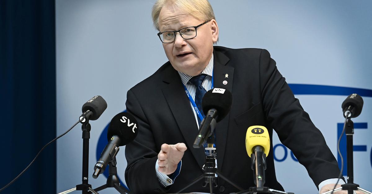 Hultqvist: Angrepp mot Sverige kan inte uteslutas