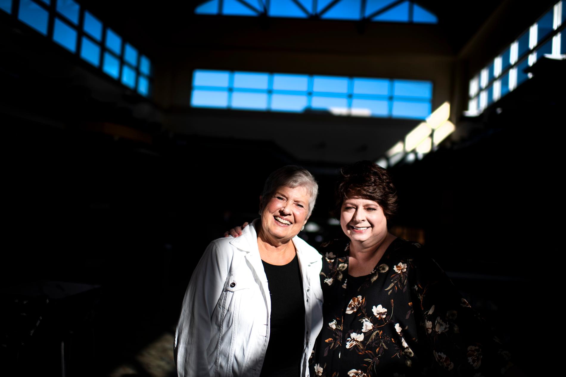 Republikanerna Barbara Burkard och Lori Viars som jobbar lokalt åt partiet i Ohio.