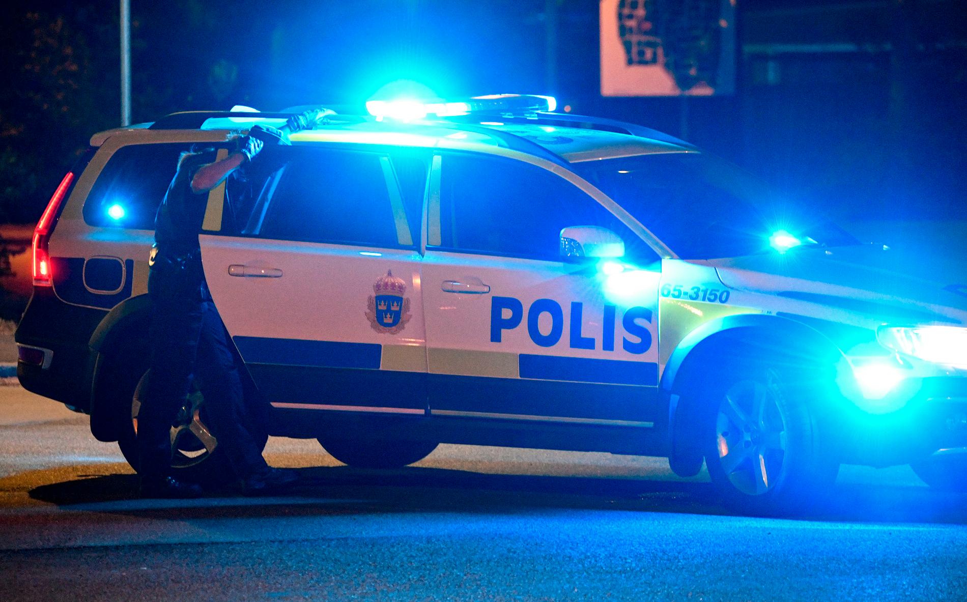 En man fördes till sjukhus efter att ha blivit skottskadad i Råslätt i Jönköping. Arkivbild.