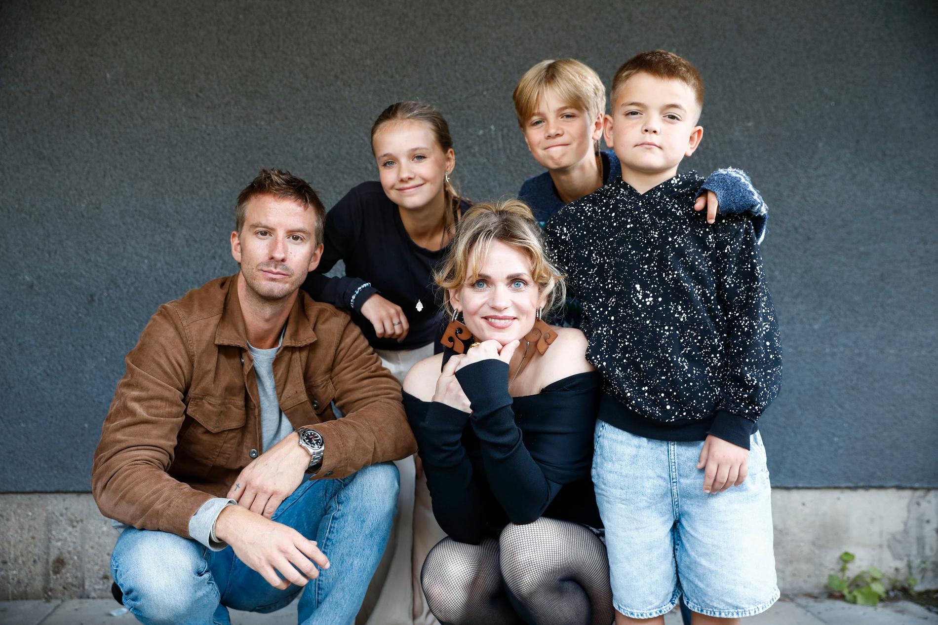 En helt ny familjen Andersson tar över när SVT sänder den första nya tv-serien om Sune på 20 år. Filip Berg, Liv Mjönes, Laura Lindkvist, Olle Einarsson och Folke Axelsson Schulman gör rollerna.
