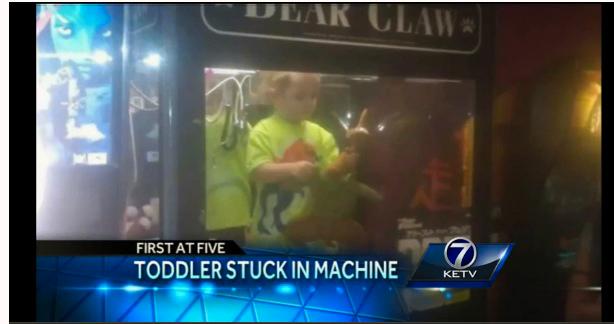 Pojke i ”klomaskin” Det är oklart hur pojken hamnade i maskinen, men polisen tror att han klättra in på egen hand.