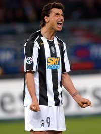 JAAAAA! Zlatan Ibrahimovic var tillbaka – som målskytt. Och nu är Juventus mycket nära guldet i serie A.